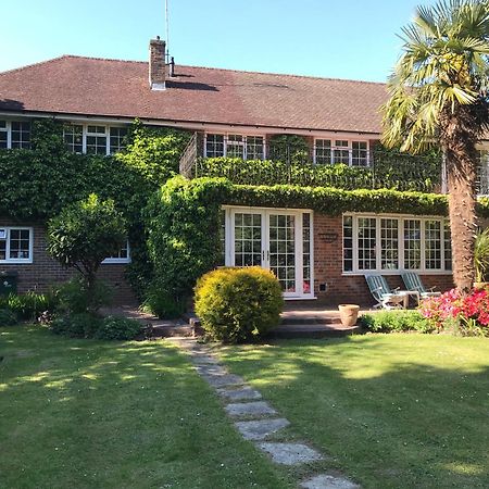 Tanglewood Gatwick Bed & Breakfast Crawley  Exterior foto