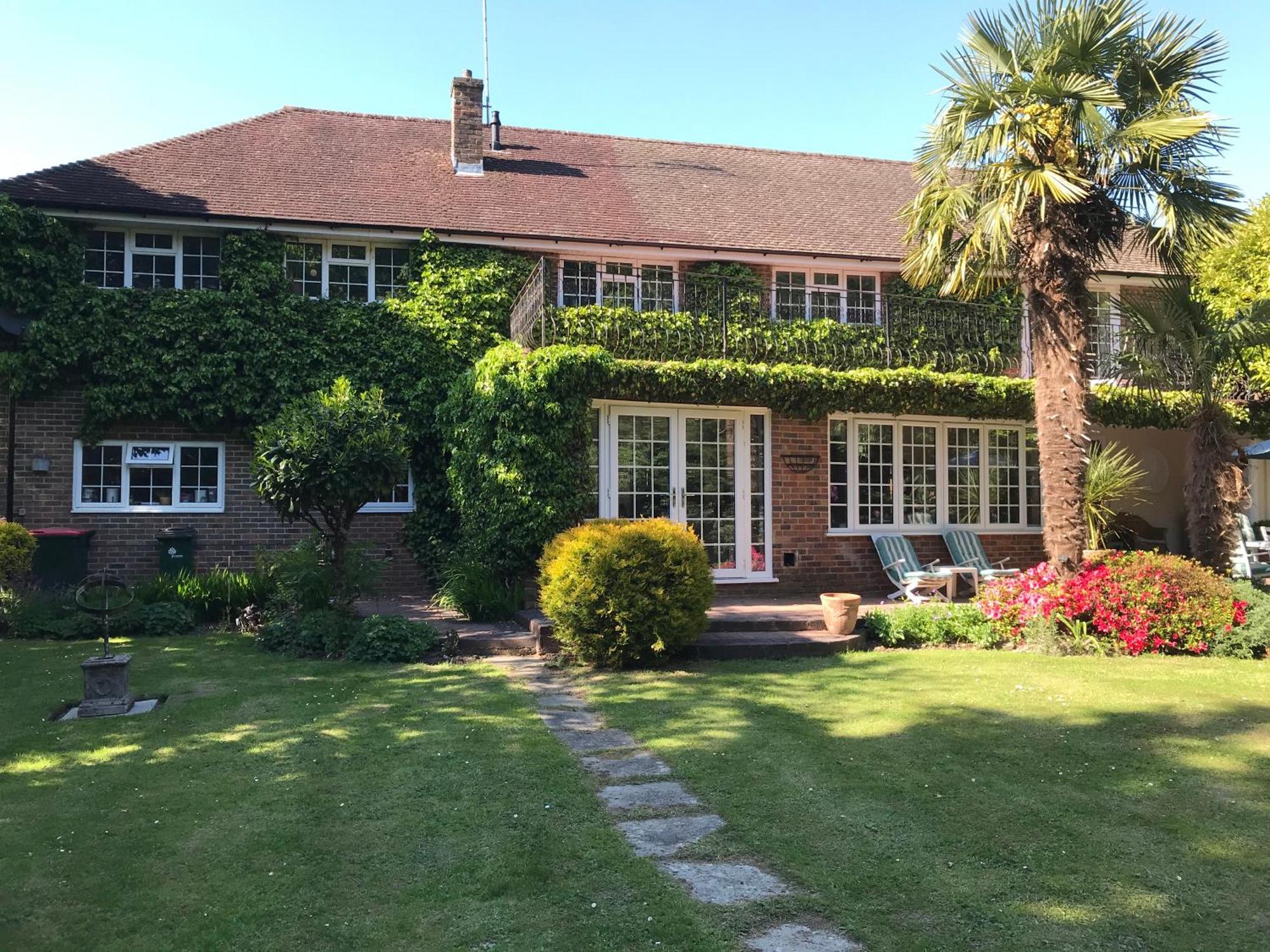 Tanglewood Gatwick Bed & Breakfast Crawley  Exterior foto